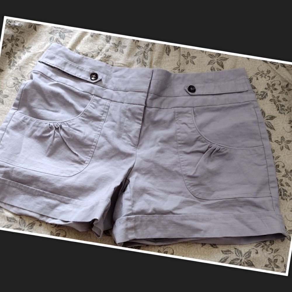 Maurices Gray Dress Up Or Down Shorts Size 7/8. waist 16.5" Inseam 4" Rise 9"